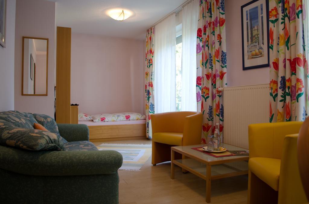 Hotel Helvetia Garni Bad Orb Zimmer foto