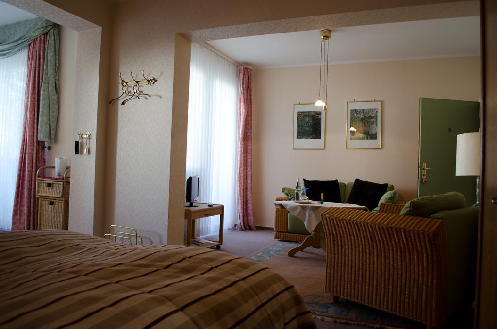 Hotel Helvetia Garni Bad Orb Zimmer foto